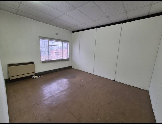 650M² WAREHOUSE TO LET IN WADEVILLE